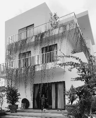 COURTYARD HOUSE